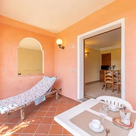 公寓式酒店 Isa-residence With Swimming-pool In Santa Margherita Di Pula, With Air Conditioning And Private Outdoor Space At Only 250 M From The 3*