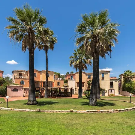 Apartahotel Isa-residence With Swimming-pool In Santa Margherita Di Pula, With Air Conditioning And Private Outdoor Space At Only 250 M From The Santa Margherita di Pula