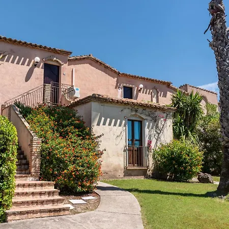 Apart Otel Isa-residence With Swimming-pool In Santa Margherita Di Pula, With Air Conditioning And Private Outdoor Space At Only 250 M From The Santa Margherita di Pula