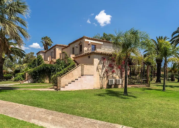 Isa-residence With Swimming-pool In Santa Margherita Di Pula, With Air Conditioning And Private Outdoor Space At Only 250 M From The 3* Santa Margherita di Pula
