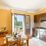 Aparthotel Isa-baia Delle Palme