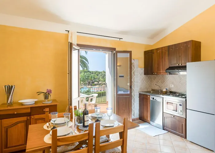 アパートホテル Isa-residence With Swimming-pool In Santa Margherita Di Pula, With Air Conditioning And Private Outdoor Space At Only 250 M From The