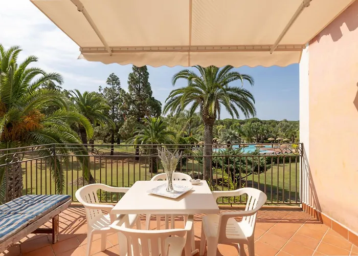 Isa-residence With Swimming-pool In Santa Margherita Di Pula, With Air Conditioning And Private Outdoor Space At Only 250 M From The アパートホテル サンタ・マルゲリータ・ディ・プーラ